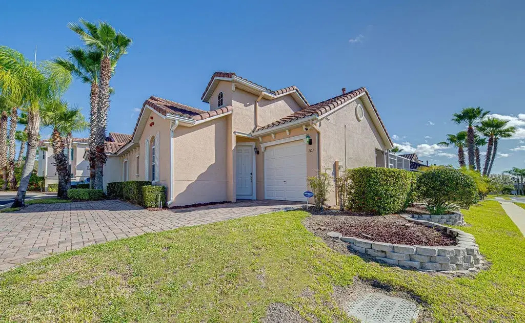 Mediterranean Style 3 Bed Villa With Pool, Davenport, US