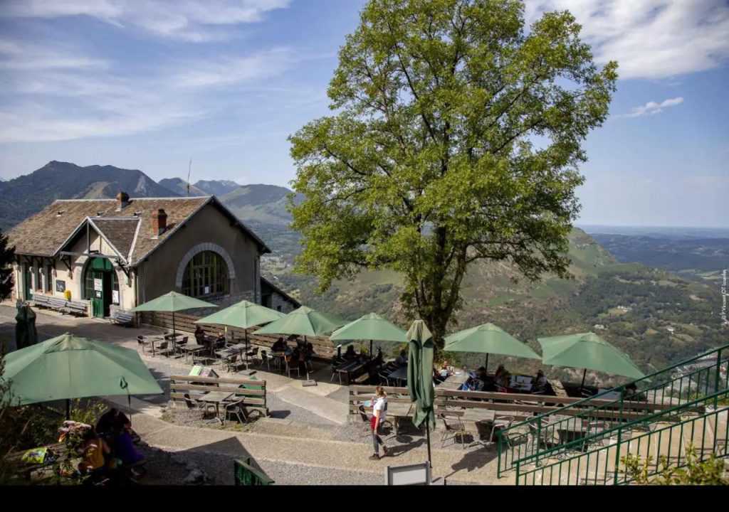 Hôtel Croix des Bretons Lourdes Pyrénées
