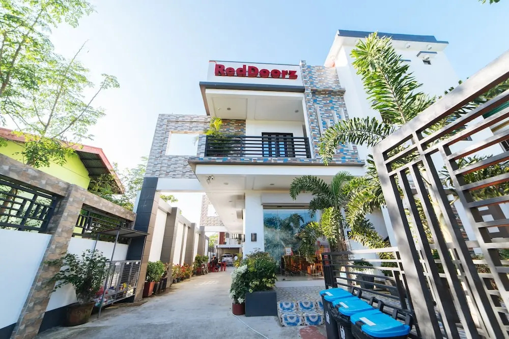 RedDoorz @ Bonifacio Extn Baler