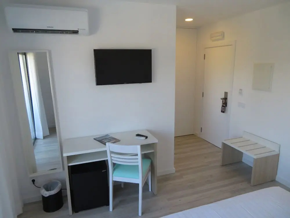 Deluxe Double room with balcony and with garden view (full double bed)