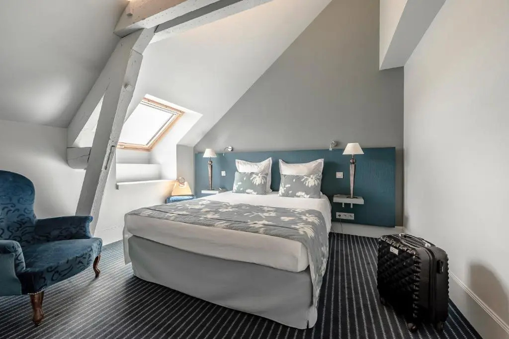 Standard Double room (full double bed)