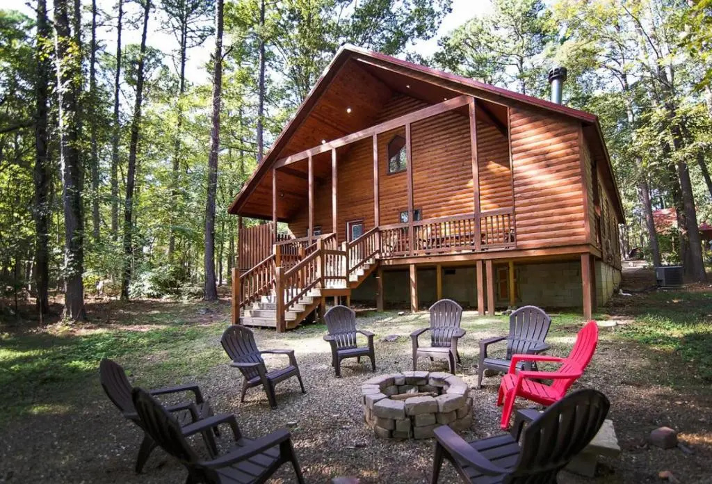 New Listing! Timber Ridge Escape 3bd 2 and a half bth loft fireplace hot tub