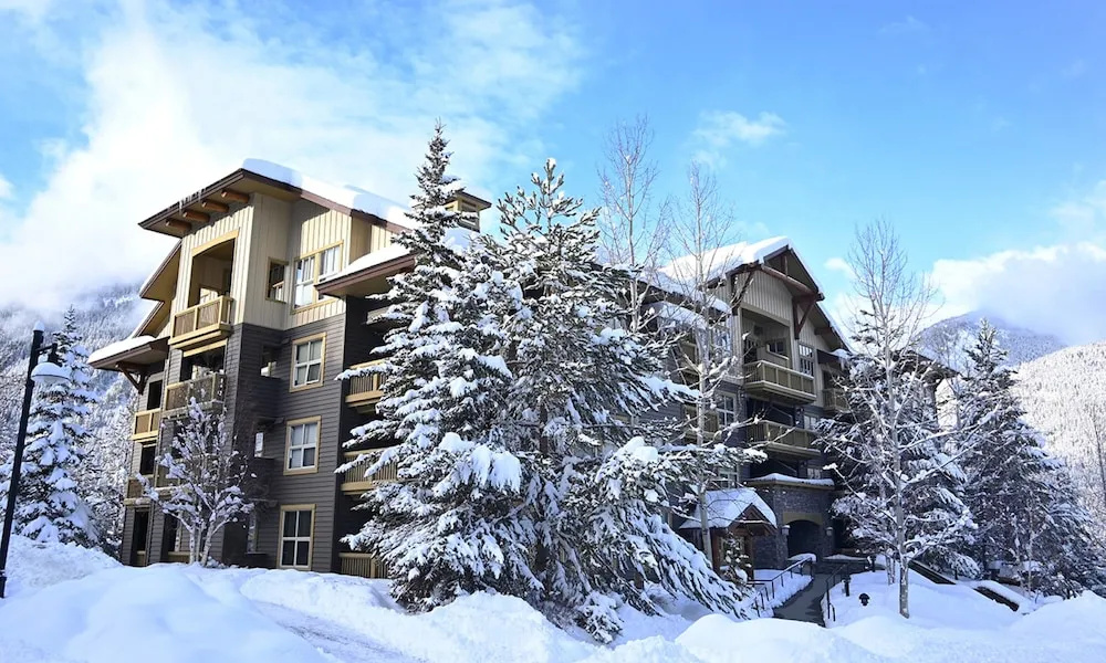 LARGE 3-Br 3-Ba | Ski In/Out | Pool & Hot Tubs | Central Upper Village Location
