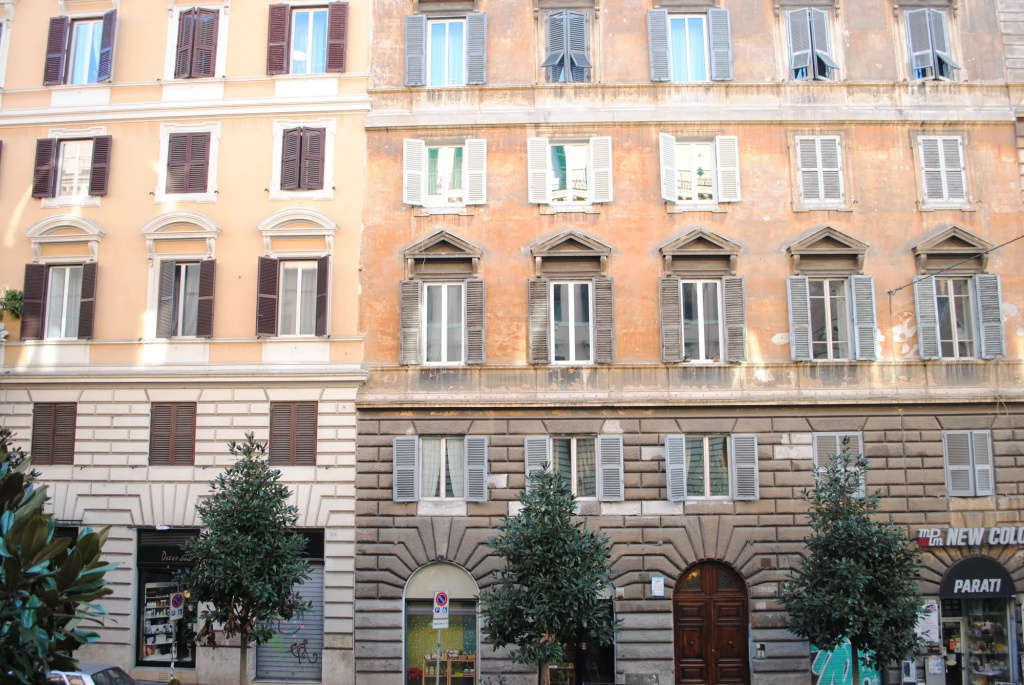 Lombardo - Photo 1
