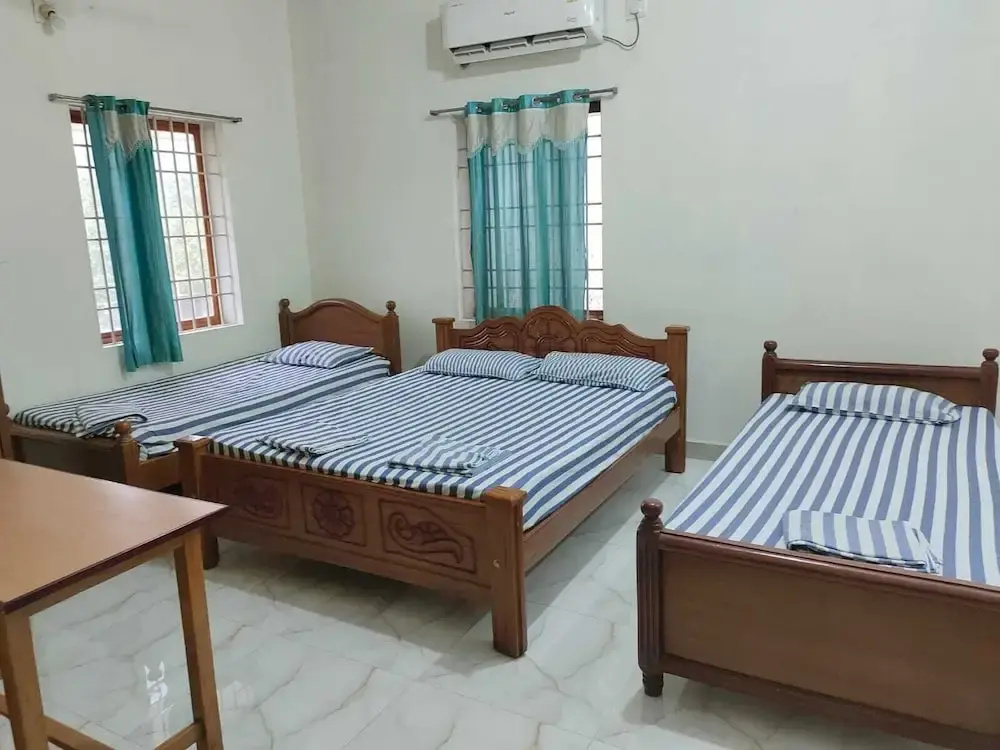 Economy Quadruple room