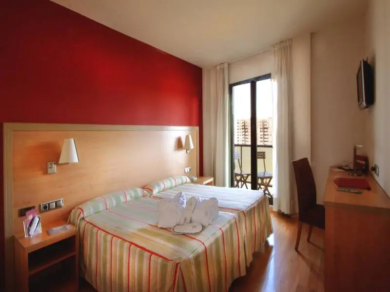 Standard Double room with balcony (full double bed)