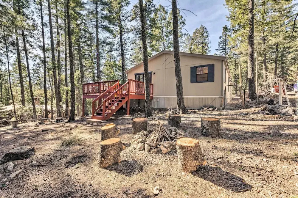 Relaxing Lincoln Forest Retreat w/ Wraparound Deck - фото 11