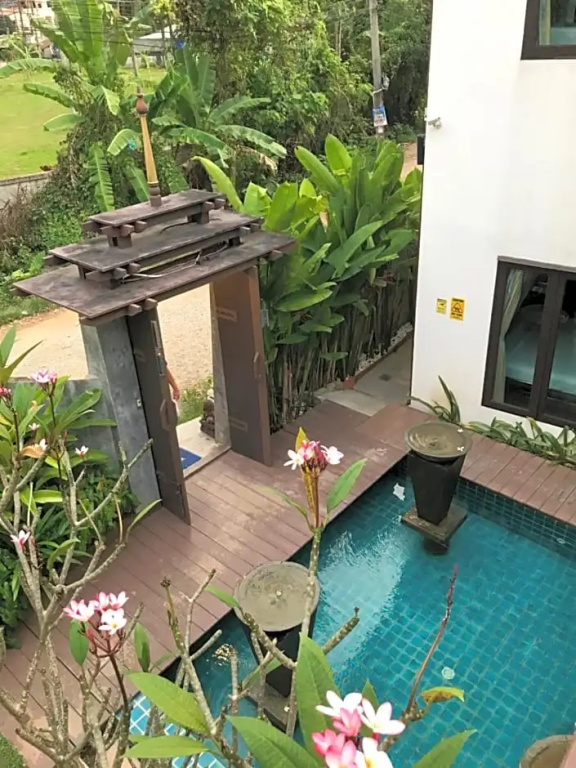 Studio with garden view