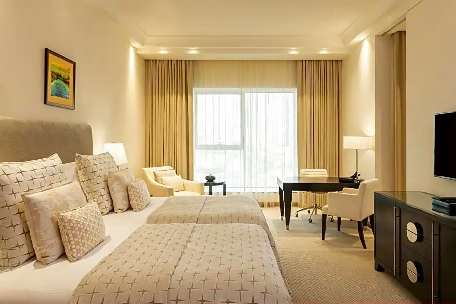 Двухместный люкс Premier Executive (2 отдельные кровати) в Grosvenor House, a Luxury Collection Hotel, Dubai