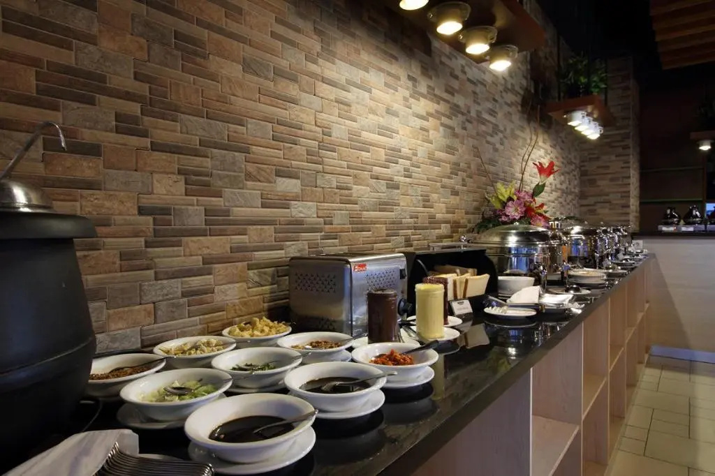 Food & Beverage