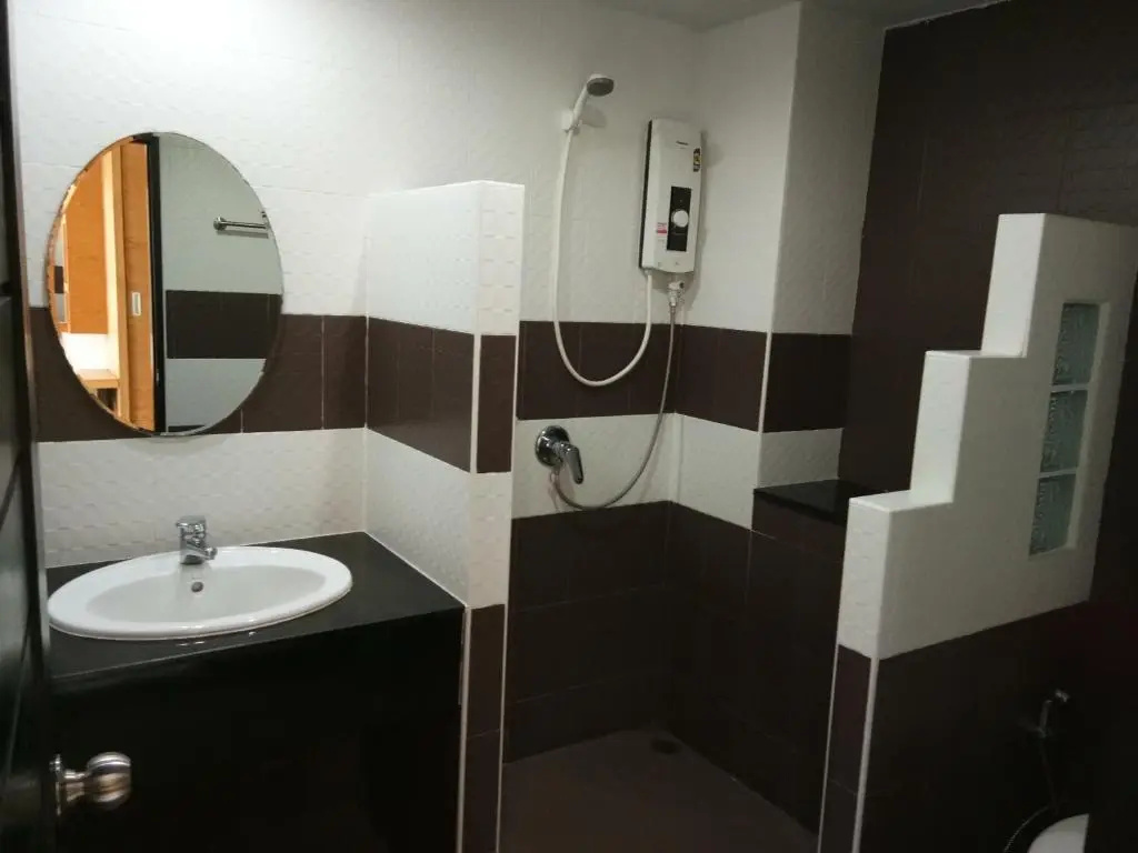 Standard Double room with balcony (full double bed)