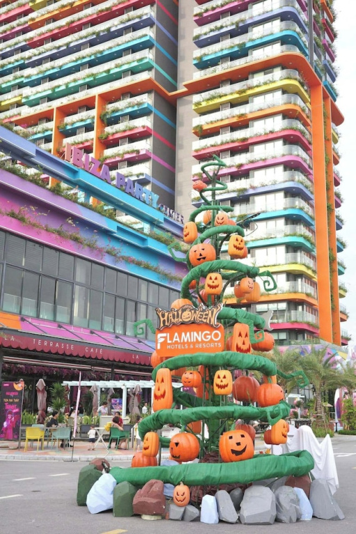 Flamingo Ibiza Party Resort Hai Tien