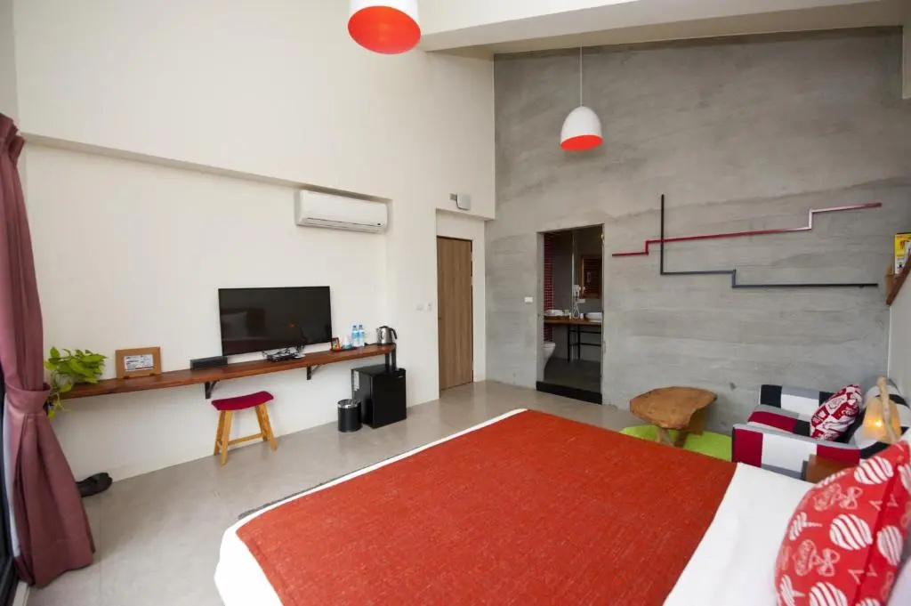 Deluxe Double room with balcony and with sea view (full double bed)