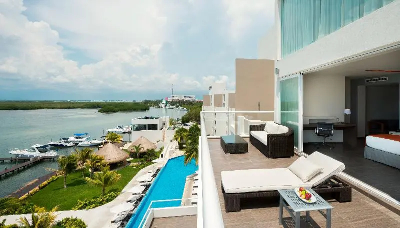 Real Inn Cancún - Chambres