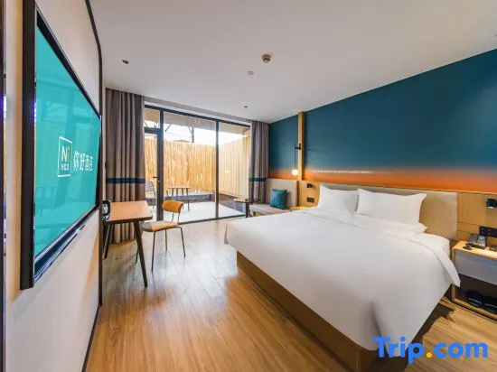 Standard Double room with courtyard view (full double bed)