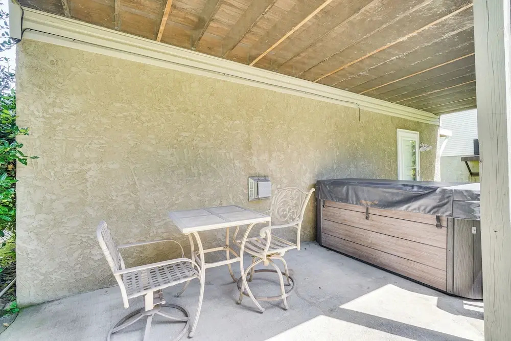 Pigeon Forge Home w/ Screened Porch, 3 Mi to Town!