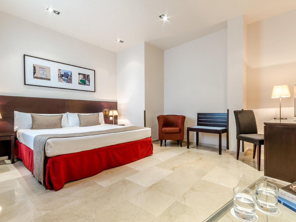 Double room (full double bed)
