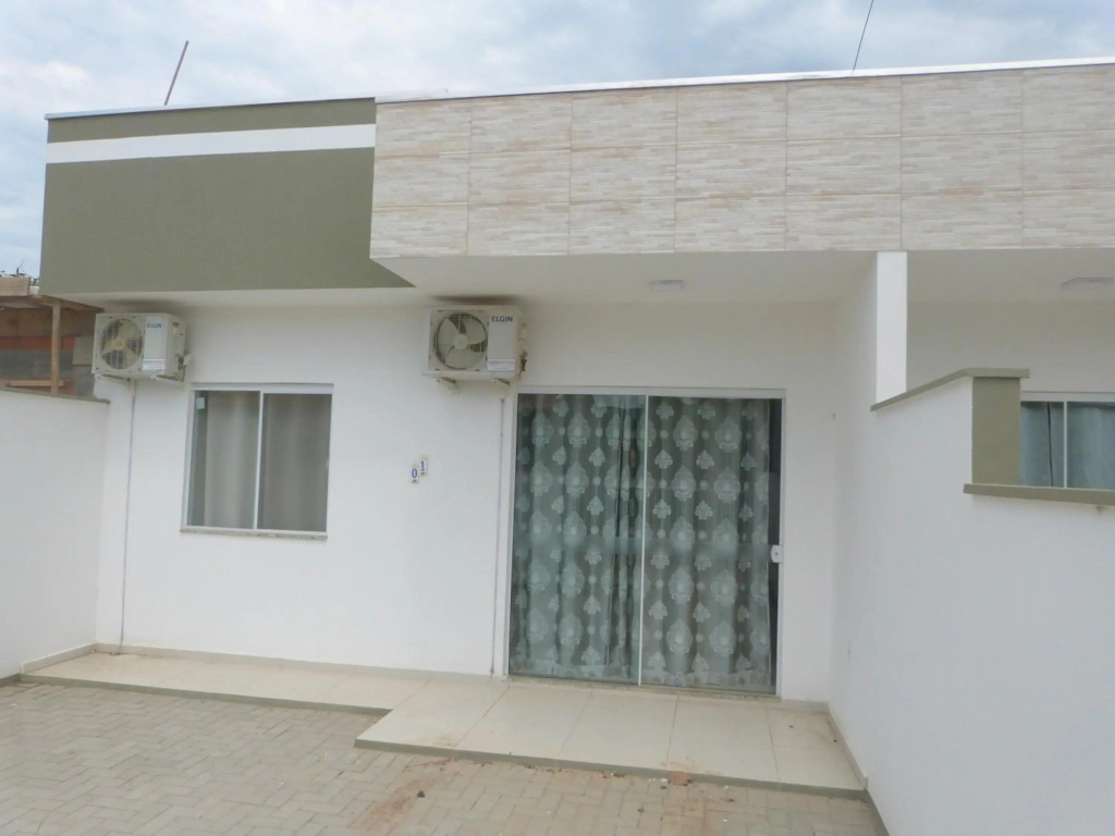 Curta Praia de Armação Casa Hortênsia