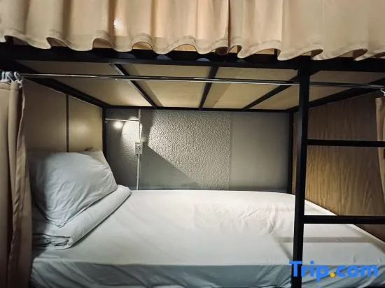 Кровать в общем номере в Alleyway Hostel - Adults Only