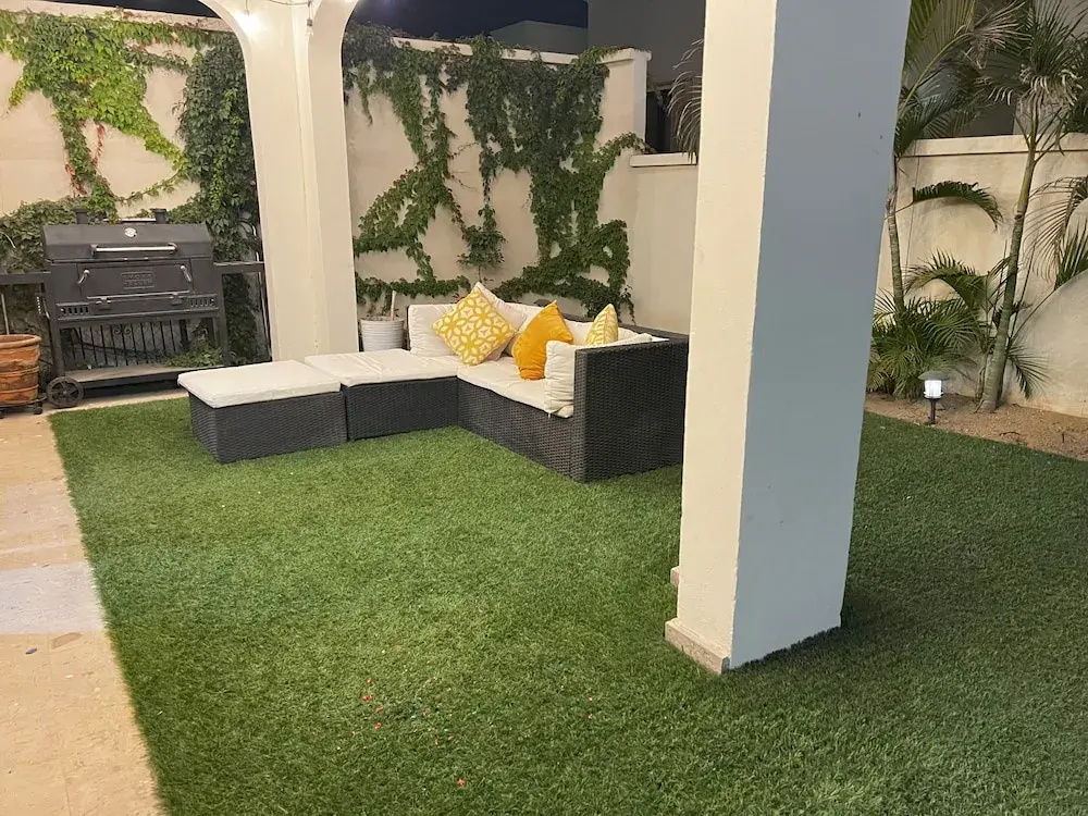 Family Home Private Garden and Jacuzzi