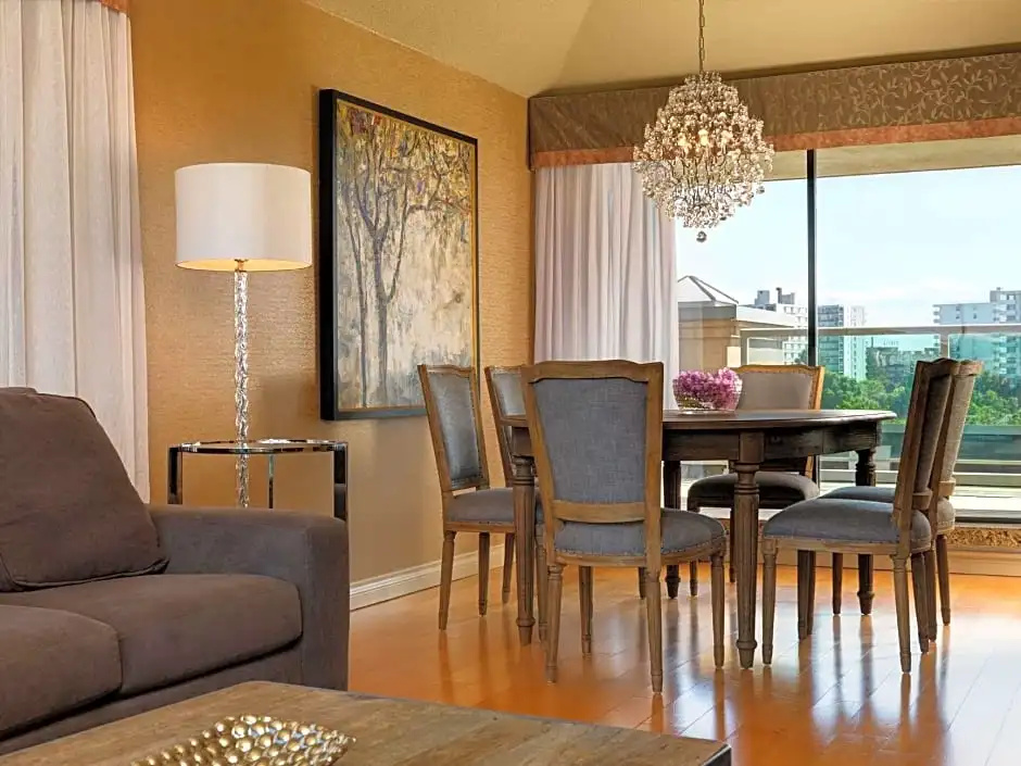 2 Bedrooms Double Penthouse Suite with harbour view (full double bed)