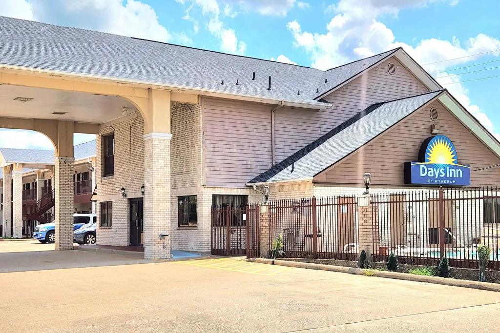 Days Inn by Wyndham Navasota