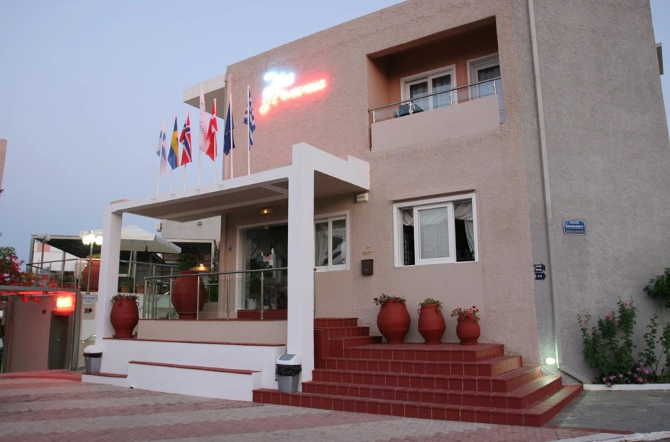 Hotel Koukouras-Lia Apartments