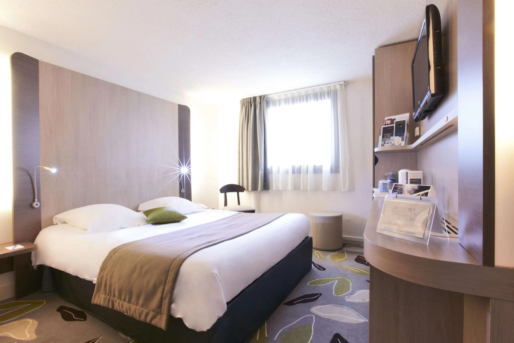 Standard Double room (full double bed)