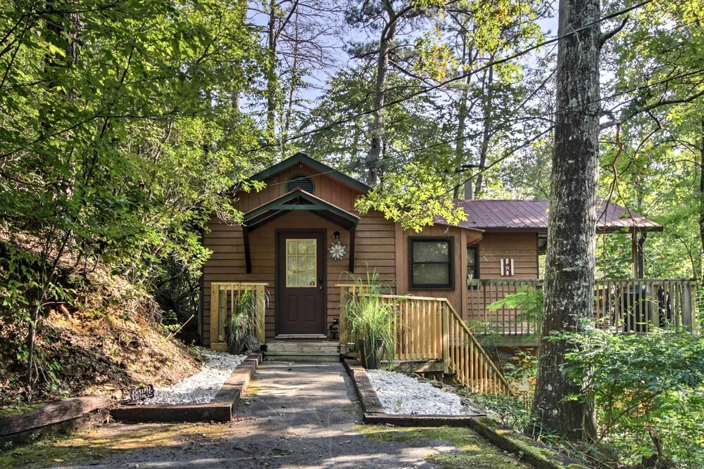 Gatlinburg Home w/ Hot Tub ~ 4 Mi to Town!