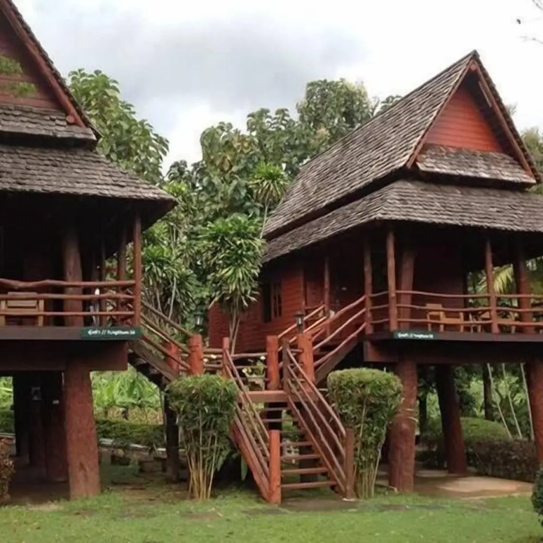 6 Bedrooms Cottage with balcony