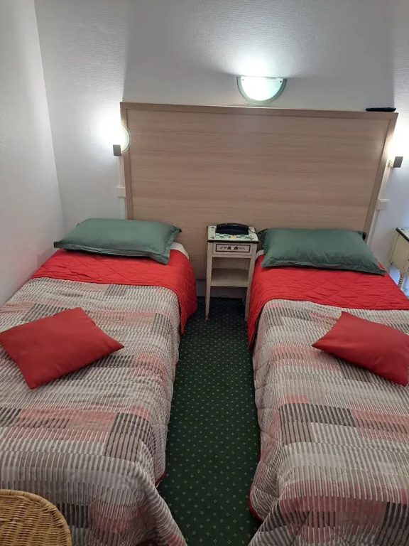 Standard Double room with garden view (twin beds)
