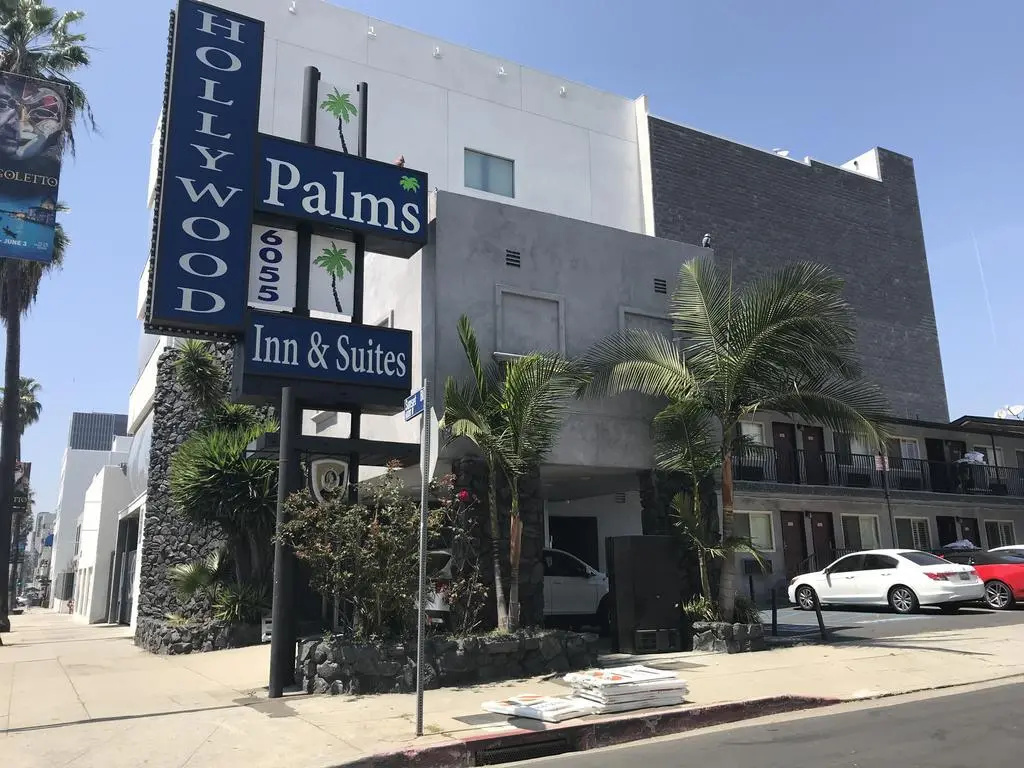 Hollywood Palms Inn and Suites — фото
