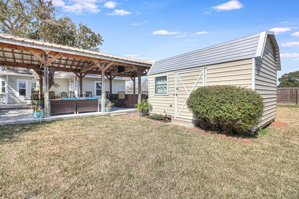 Made In The Shade Rp808 3 Bedroom Home by RedAwning