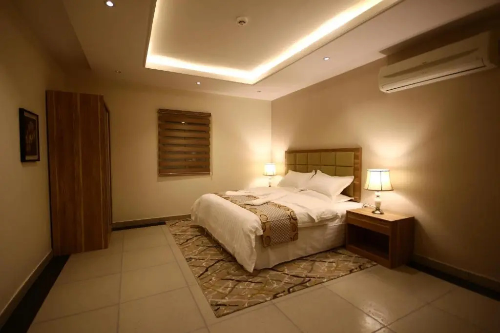 2 Bedrooms Apartment