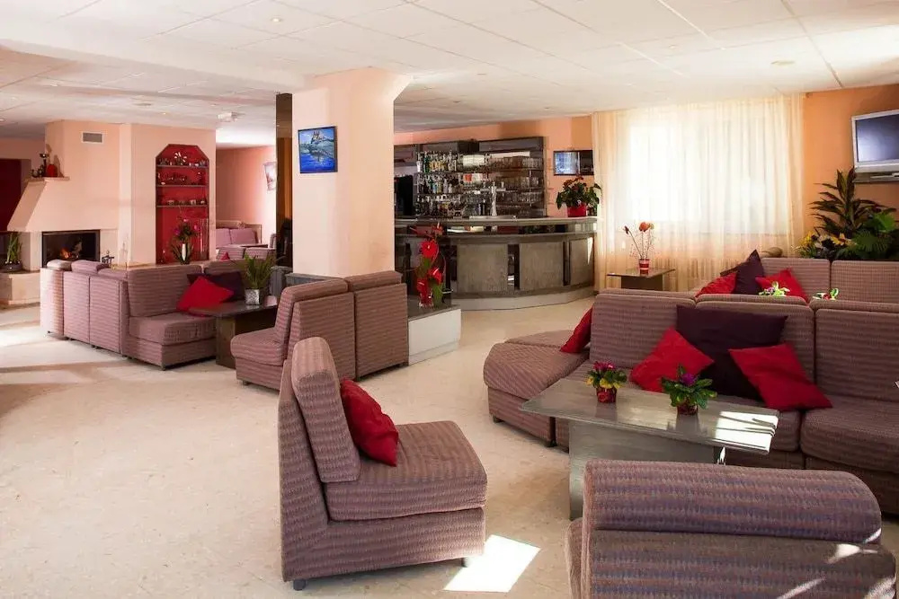 Lobby & Reception