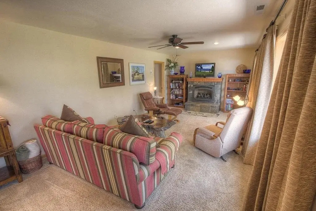 South Lake Tahoe - 4 BR Home Pet Friendly Lakefront - LTA 8044