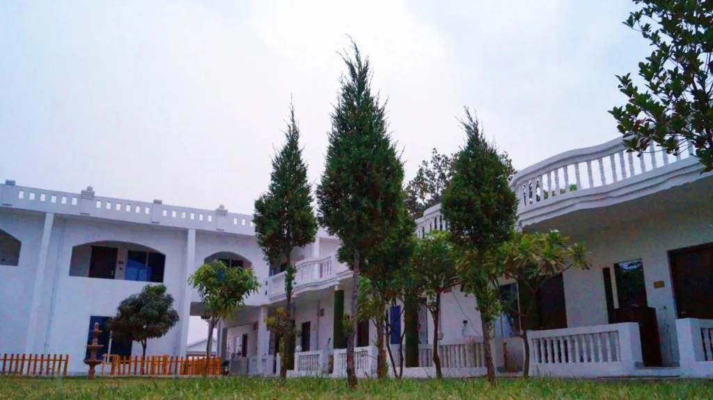 ShriGo Ganga Village Resort Spa
