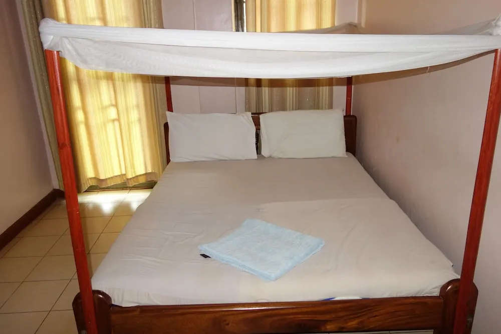 Satellite Hotel - Chambres