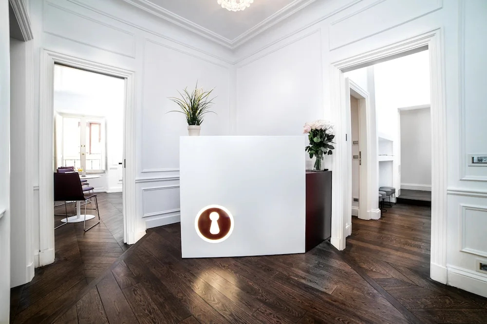 Lobby & Reception