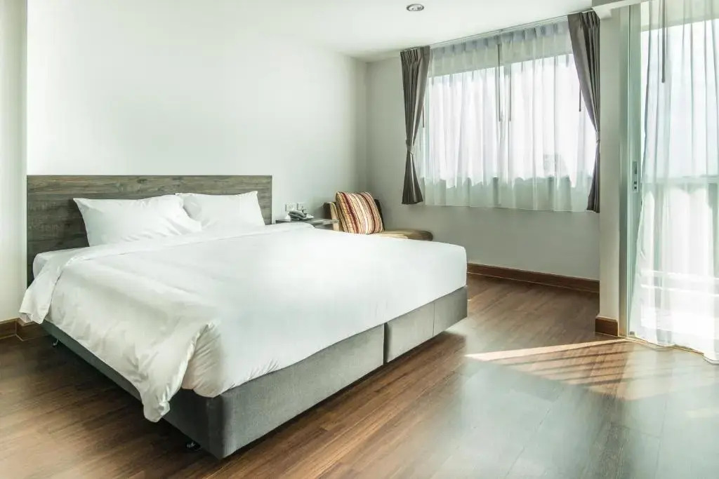 Двухместный номер Deluxe двуспальная кровать в Winner Sriracha Service Apartment