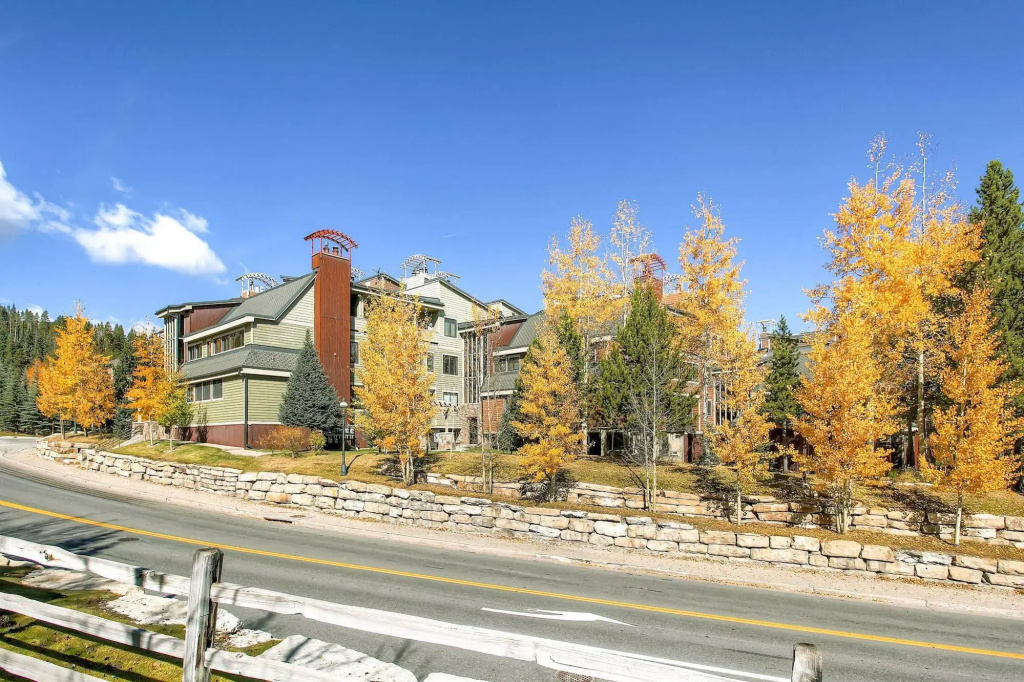 Ski Hill Condominiums by Ski Country Resorts