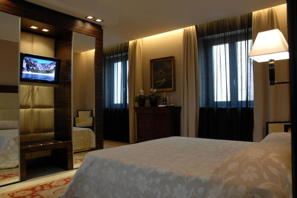 Hotel Excelsior — 4