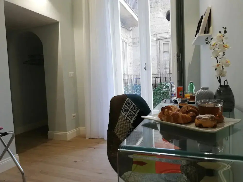Deluxe Double room (full double bed)