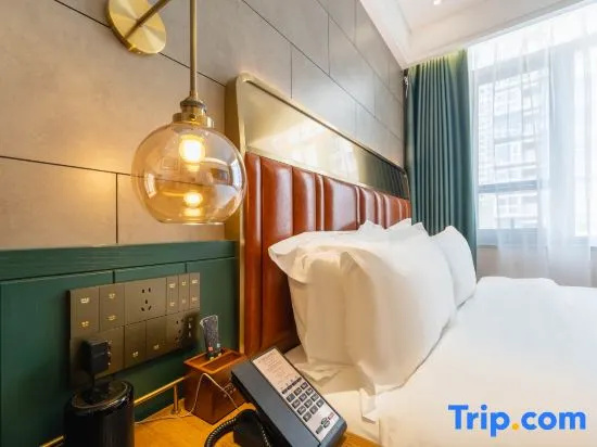 Deluxe Double room (full double bed)