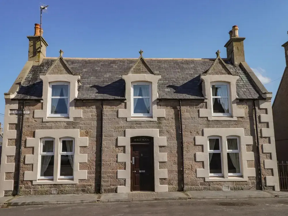 Holly Hoose