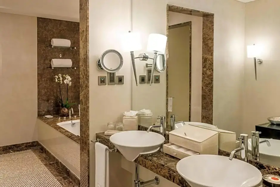 Двухместный люкс Premier Executive (2 отдельные кровати) в Grosvenor House, a Luxury Collection Hotel, Dubai