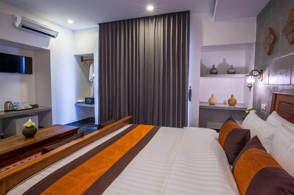 Silver Palms Residence — 5