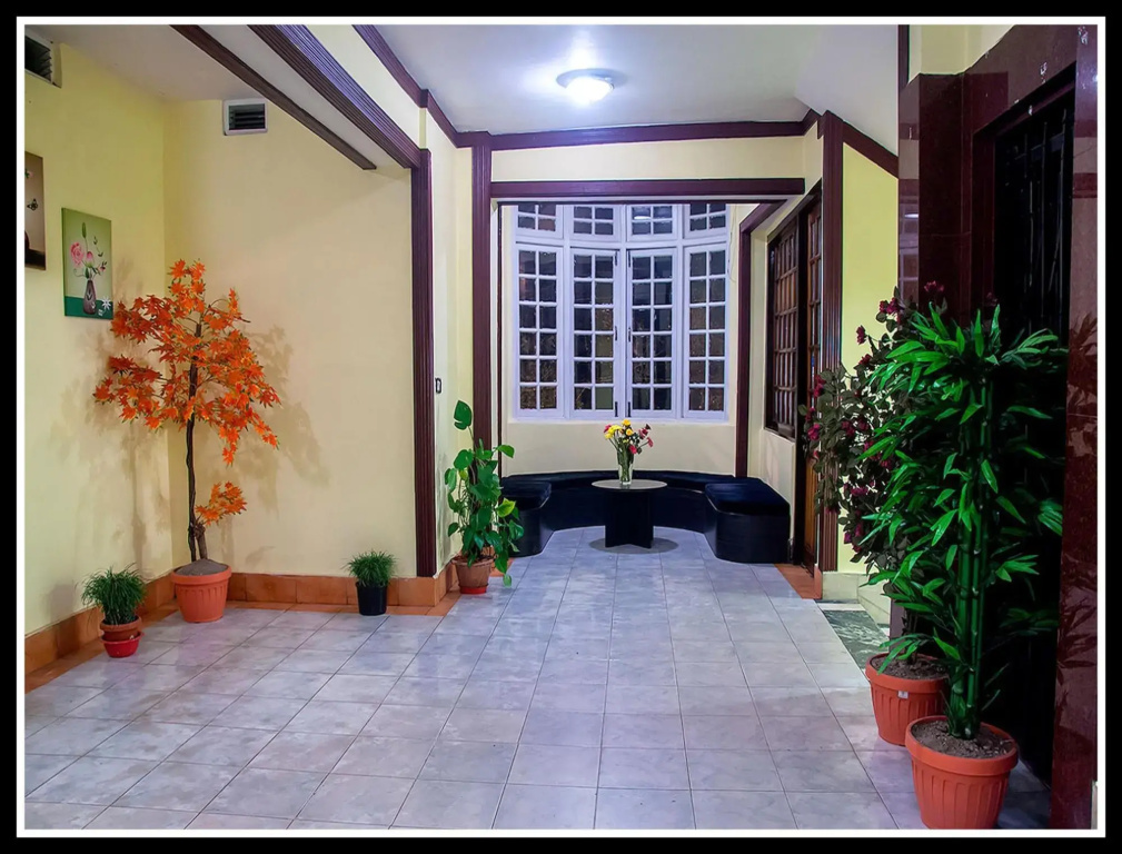 Lobby & Reception