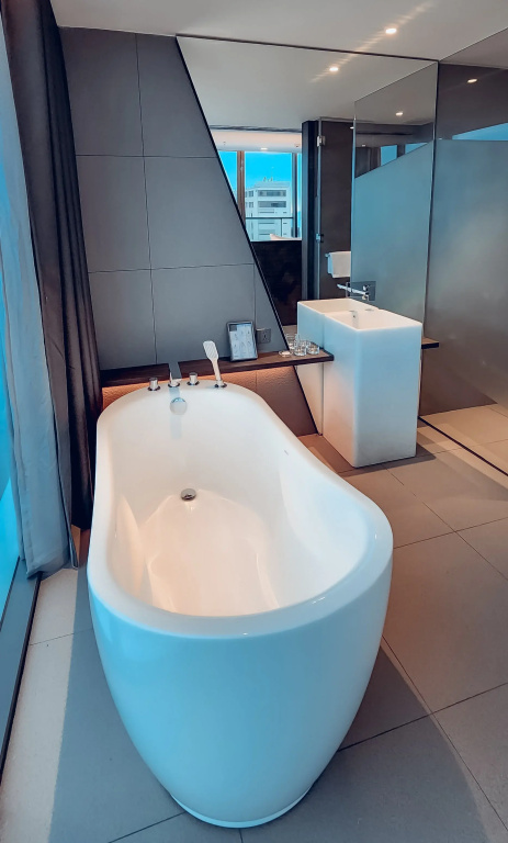 Suite with balcony and with sea view
