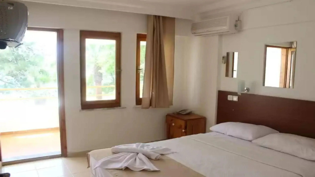 Tuana Hotel